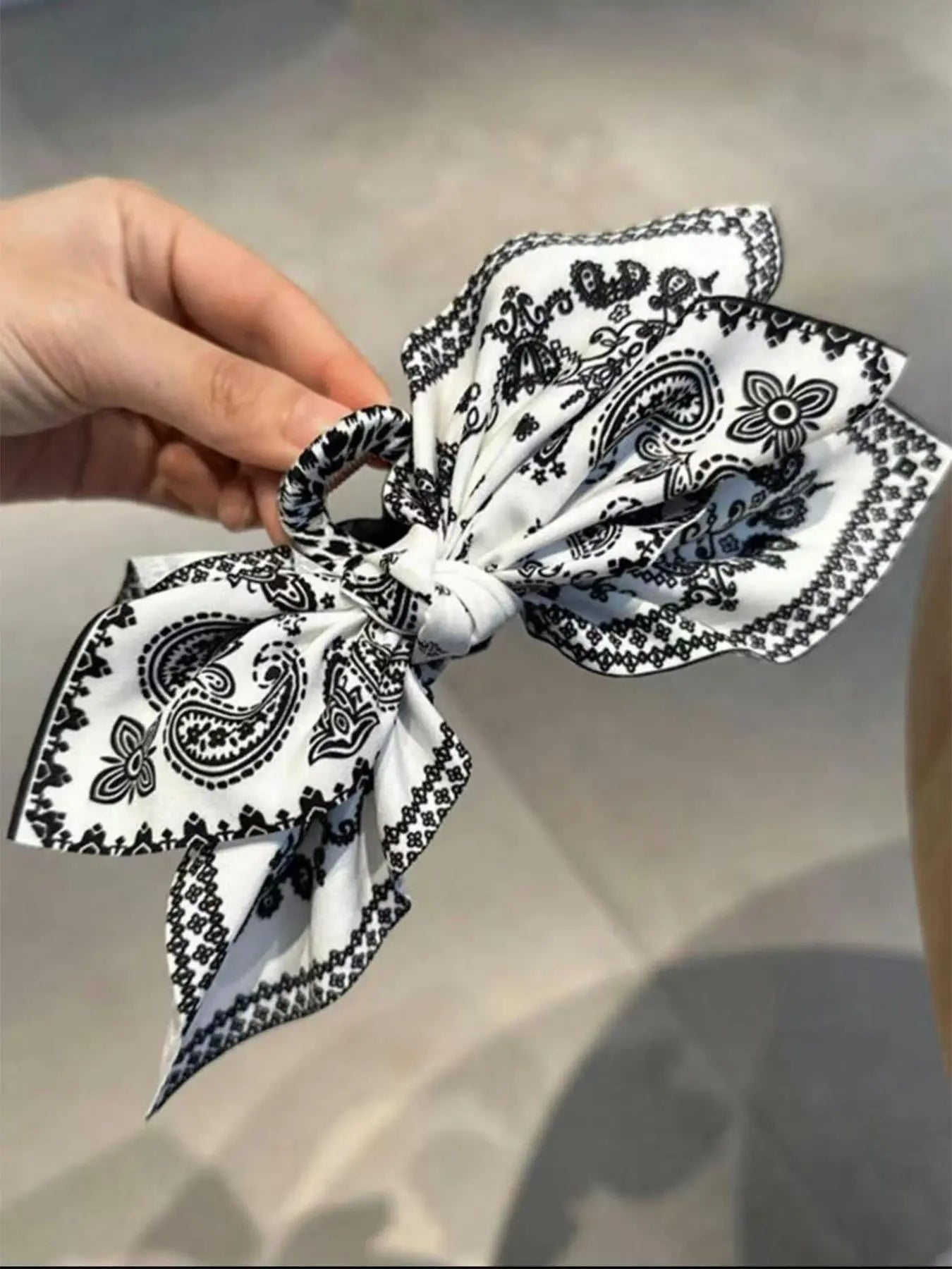 Women'S Hair Clips, Flower Hair Clip, Extra-Large Claw Clips, Hair Claws for Thick Hair, Cute Bow-Shaped Non-Slip Hair Accessories, Stylish Gift for Women and Girls
